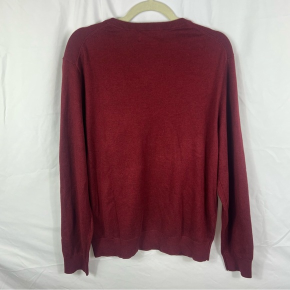 Banana Republic Men's Deep Red V-Neck Sweater - Picture 8 of 8